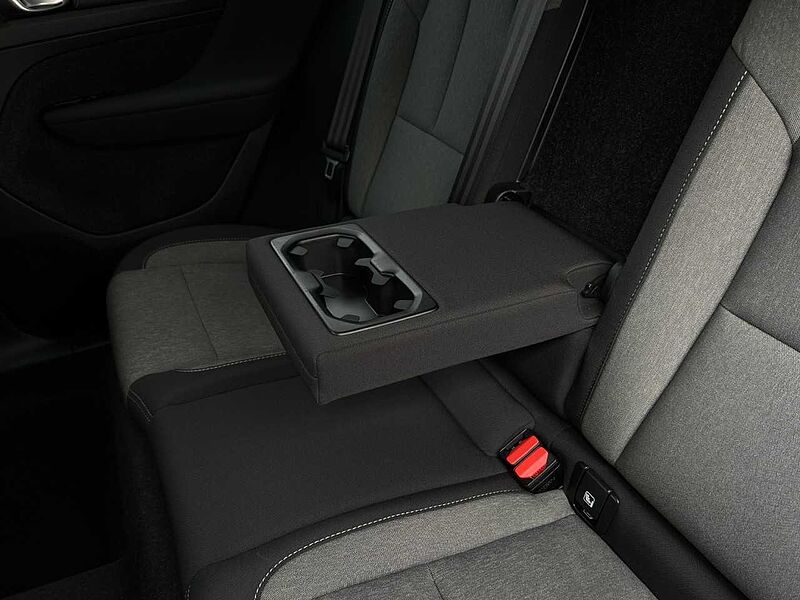 Volvo XC40 B4 Core/Navi/LED/AHK/Standhz/Kam/BLIS/el. HK