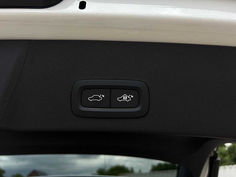 Volvo XC40 B4 Plus Dark/Navi/LED/Kamera/BLIS/Euro 6E