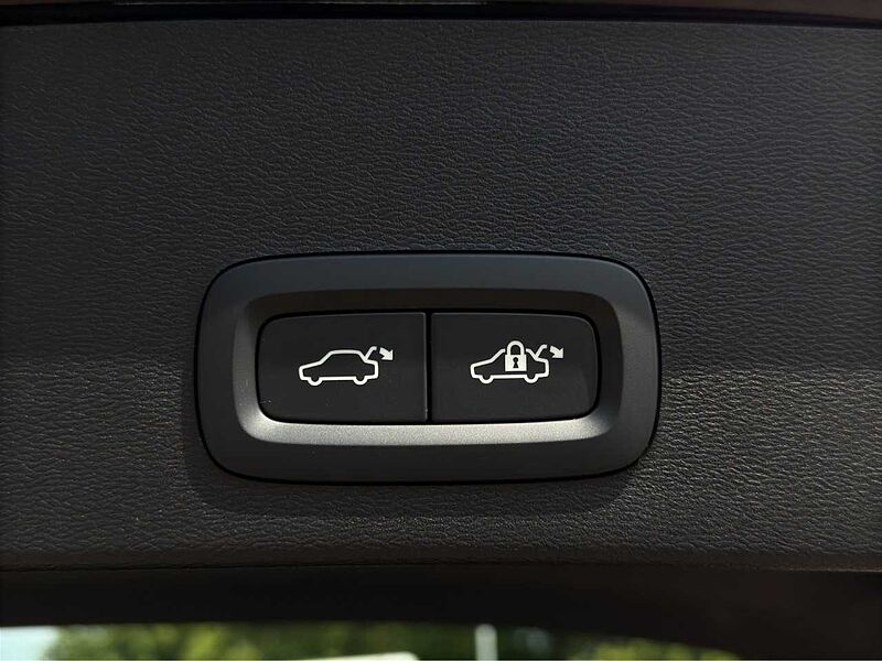 Volvo XC40 B3 Core/Navi/LED/Kamera/19Zoll/Euro 6E