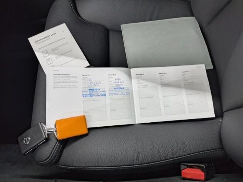 Volvo V90 Cross Country B4 AWD Plus/StdHz/Pano/Alu20Z