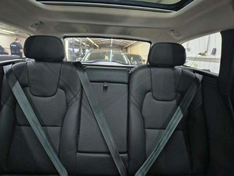 Volvo V90 Cross Country B4 AWD Plus/StdHz/Pano/Alu20Z