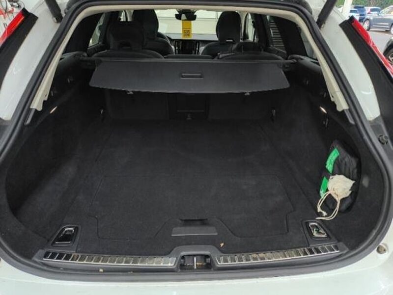 Volvo V90 Cross Country B4 AWD Plus/StdHz/Pano/Alu20Z