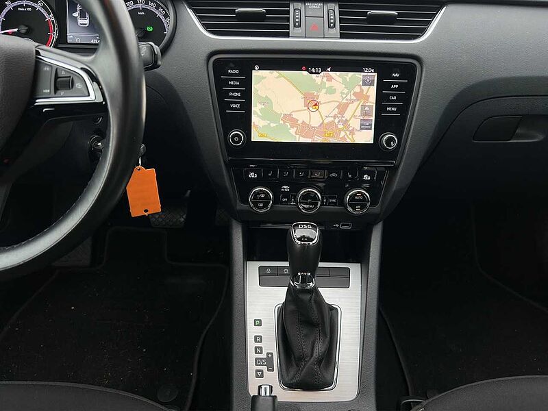 SKODA Octavia Combi Ambition 1.5 TSI DSG/Navi/LED/SHZ