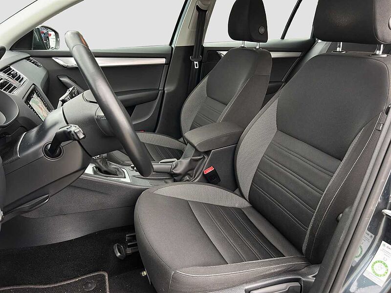 SKODA Octavia Combi Ambition 1.5 TSI DSG/Navi/LED/SHZ