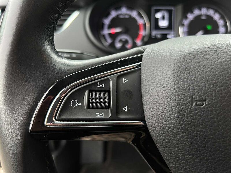 SKODA Octavia Combi Ambition 1.5 TSI DSG/Navi/LED/SHZ