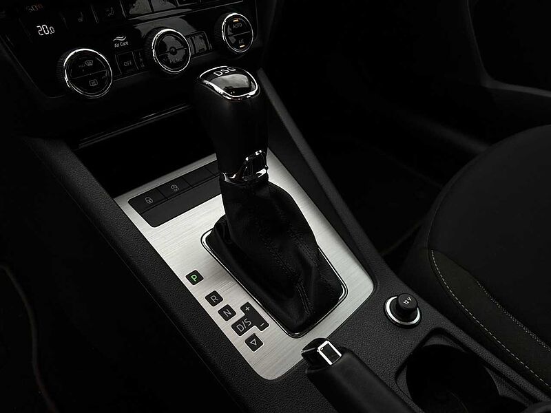 SKODA Octavia Combi Ambition 1.5 TSI DSG/Navi/LED/SHZ