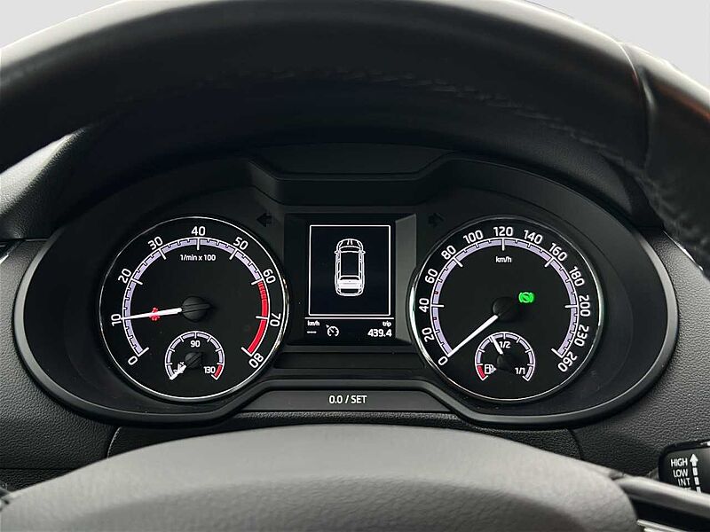 SKODA Octavia Combi Ambition 1.5 TSI DSG/Navi/LED/SHZ