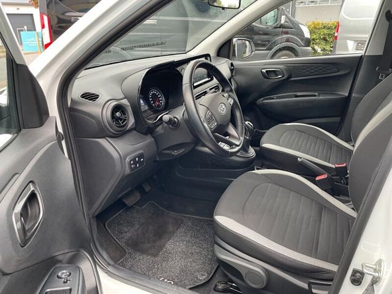 Hyundai i10 Trend Automatik/Klima/PDC/SHZ/hzb. LK/DAB/Alu