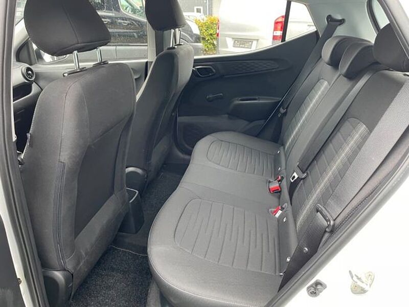 Hyundai i10 Trend Automatik/Klima/PDC/SHZ/hzb. LK/DAB/Alu