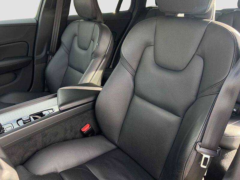 Volvo V60 Cross Country B4 AWD Plus/FSH/Keyless/LHZ