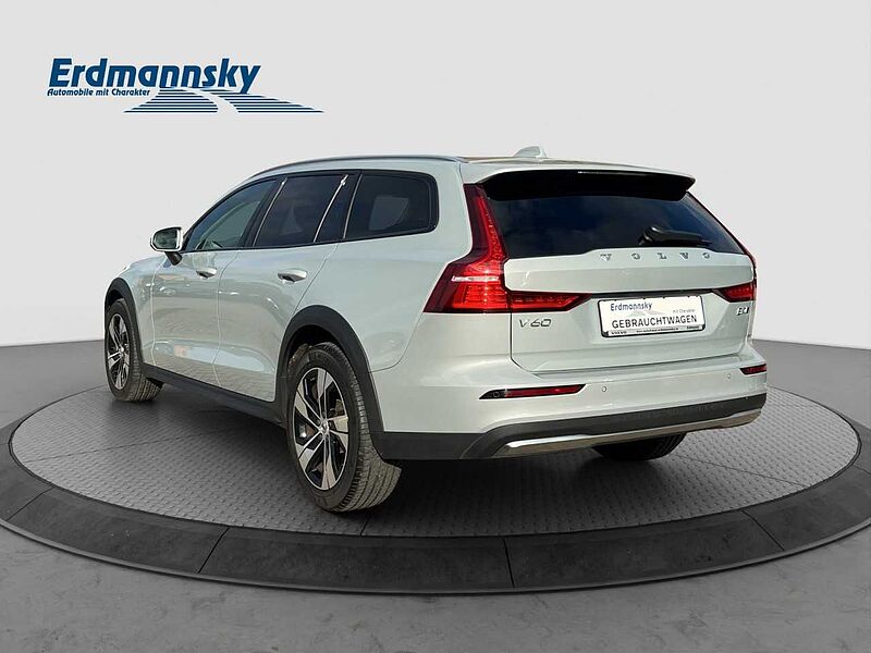 Volvo V60 Cross Country B4 AWD Plus/FSH/Keyless/LHZ