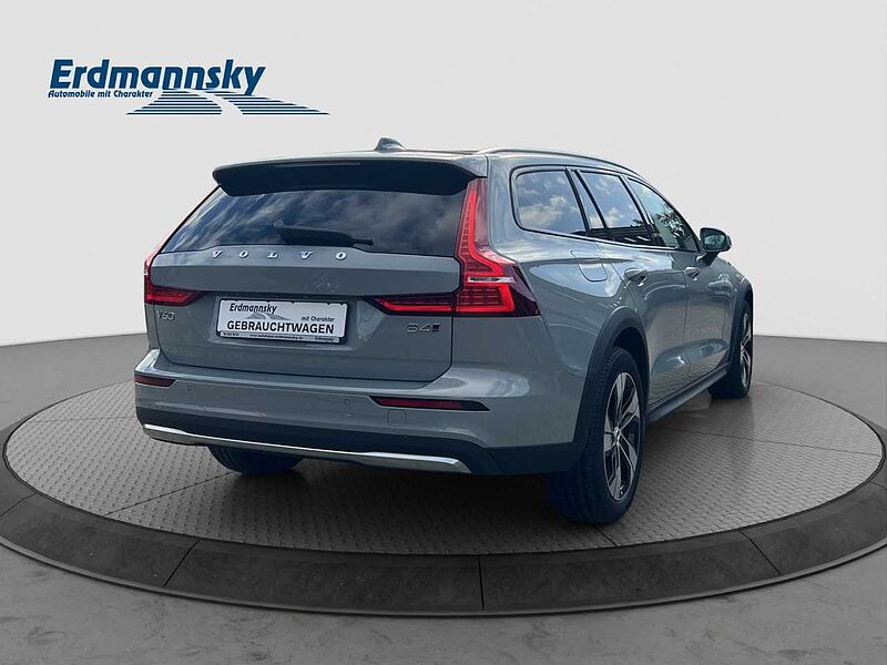 Volvo V60 Cross Country B4 AWD Plus/FSH/Keyless/LHZ