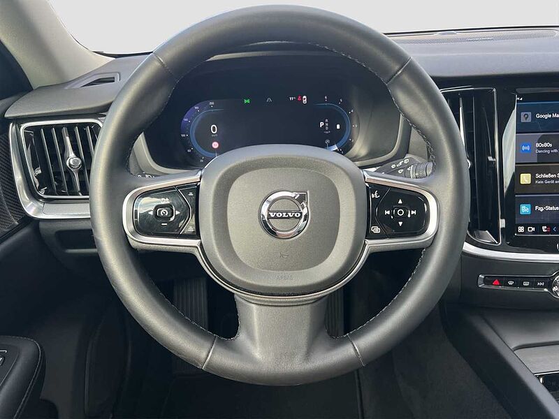 Volvo V60 Cross Country B4 AWD Plus/FSH/Keyless/LHZ