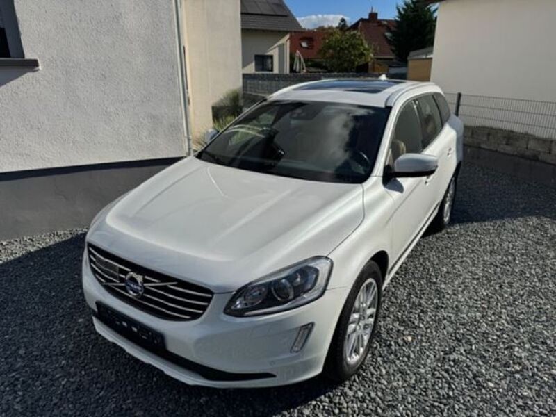 Volvo XC60 T5 Summum AWD/Navi/Xenon/AHK/Pano/StHz/Kam