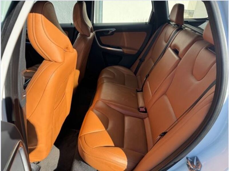 Volvo XC60 T5 Summum AWD/Navi/Xenon/AHK/Pano/StHz/Kam