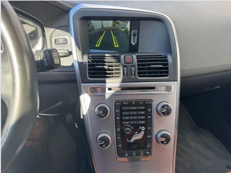 Volvo XC60 T5 Summum AWD/Navi/Xenon/AHK/Pano/StHz/Kam