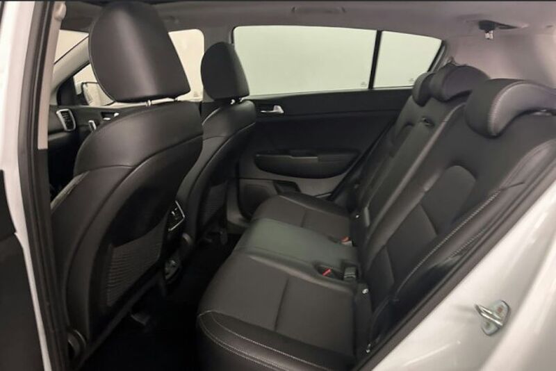 Kia Sportage Spirit 4WD/Navi/LED/Pano/360K/BLIS/elHK