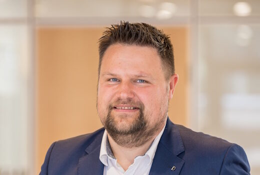 Portraitfoto von Stefan Leber vom Autohaus Erdmannsky in Celle