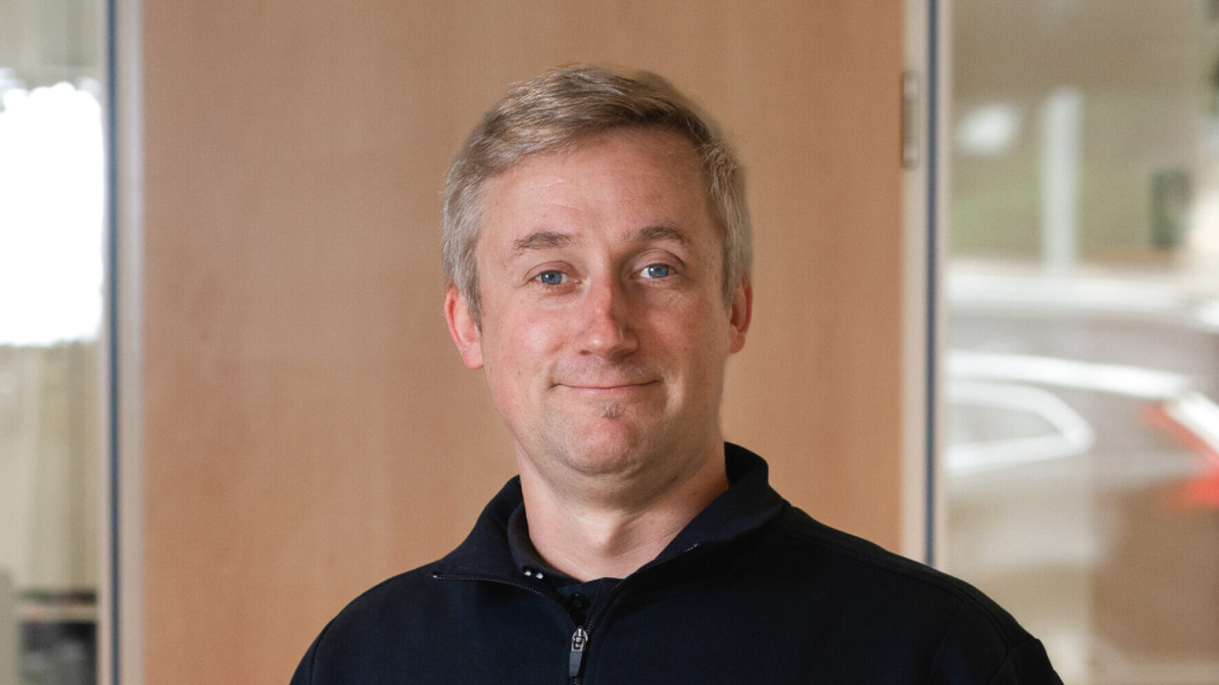 Portraitfoto von Tobias Schulz vom Autohaus Erdmannsky in Celle