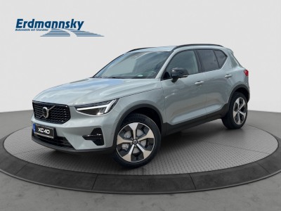 Volvo XC40 B3 Plus Dark Ganzjahresreifen / 360 Grad – Bild 1
