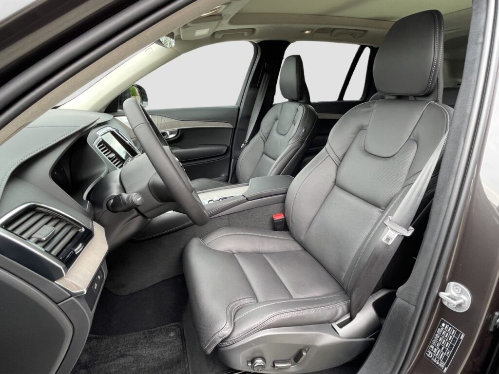 Volvo XC90 T8 AWD Ultra Dark Plug-In/ Luftfahrwerk – Bild 12