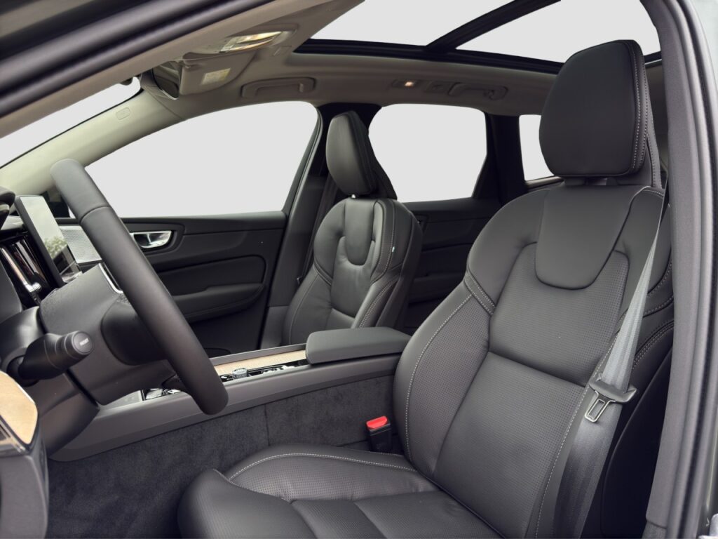 Volvo XC60 T8 AWD Ultra Dark Plug-In Bowers & Wilkins – Bild 12