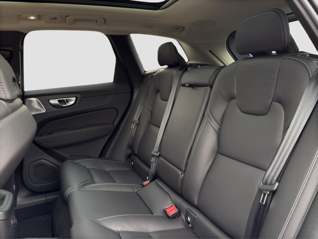 Volvo XC60 T8 AWD Ultra Dark Plug-In Bowers & Wilkins – Bild 13