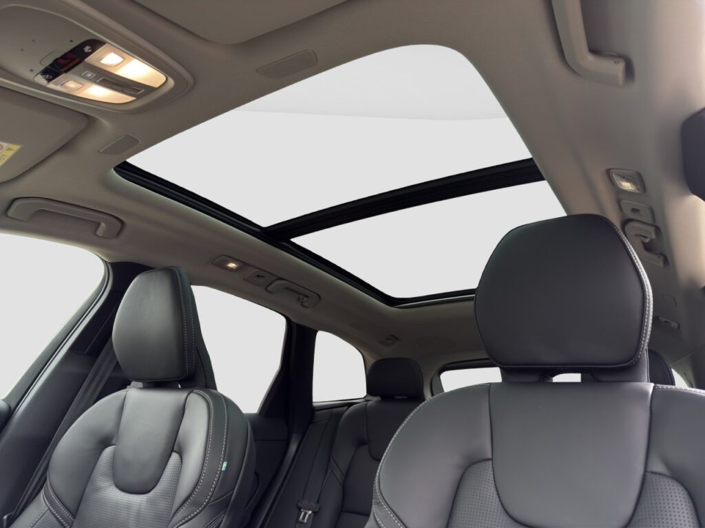 Volvo XC60 T8 AWD Ultra Dark Plug-In Bowers & Wilkins – Bild 14