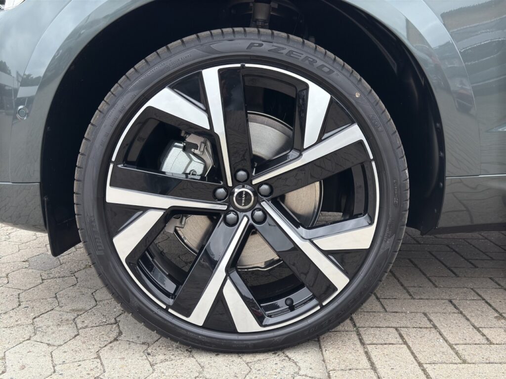 Volvo XC60 T8 AWD Ultra Dark Plug-In Bowers & Wilkins – Bild 17