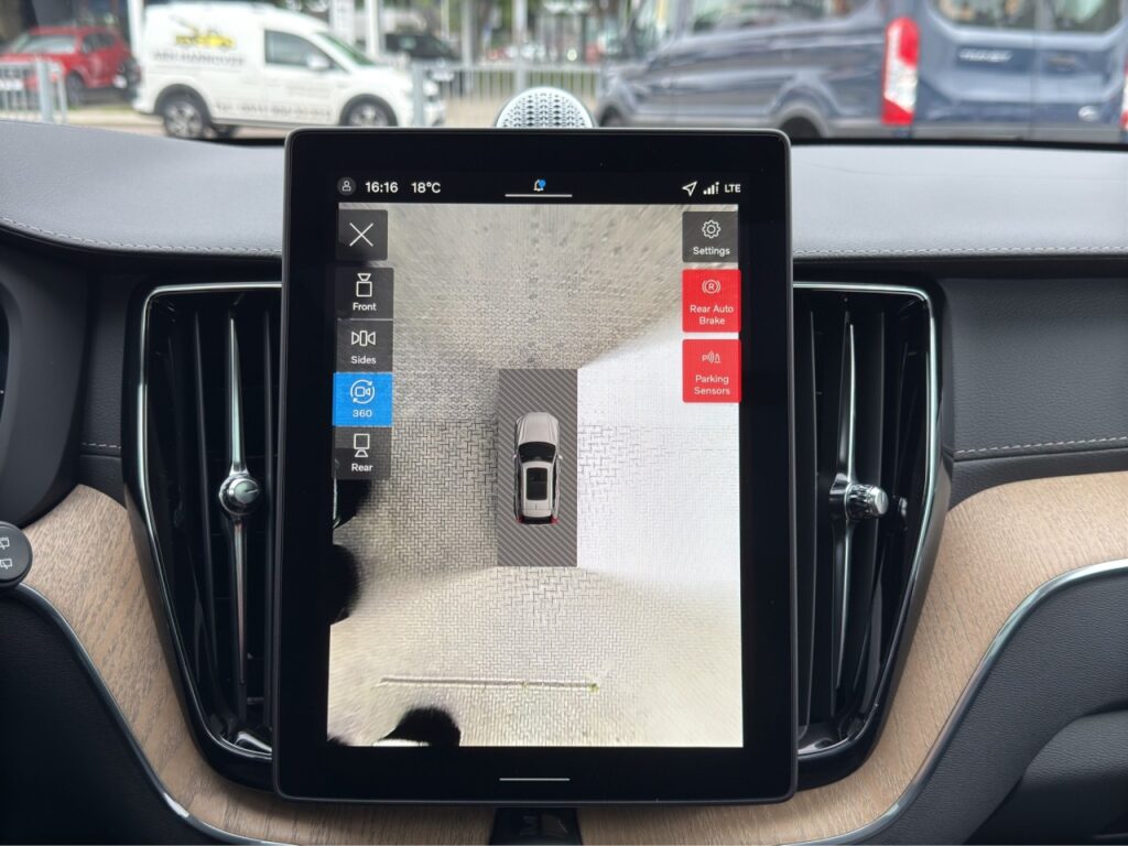 Volvo XC60 T8 AWD Ultra Dark Plug-In Bowers & Wilkins – Bild 20