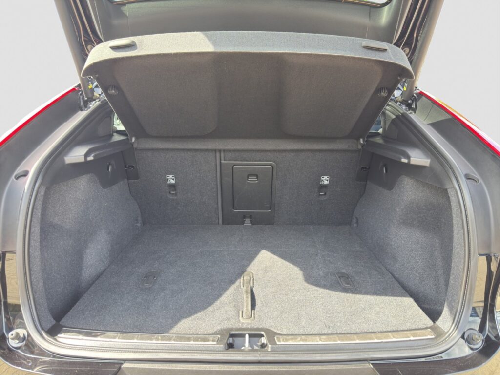 Volvo C40 Twin Pure Electric AWD Plus/Pano/SHZ/LHZ/20Z – Bild 16