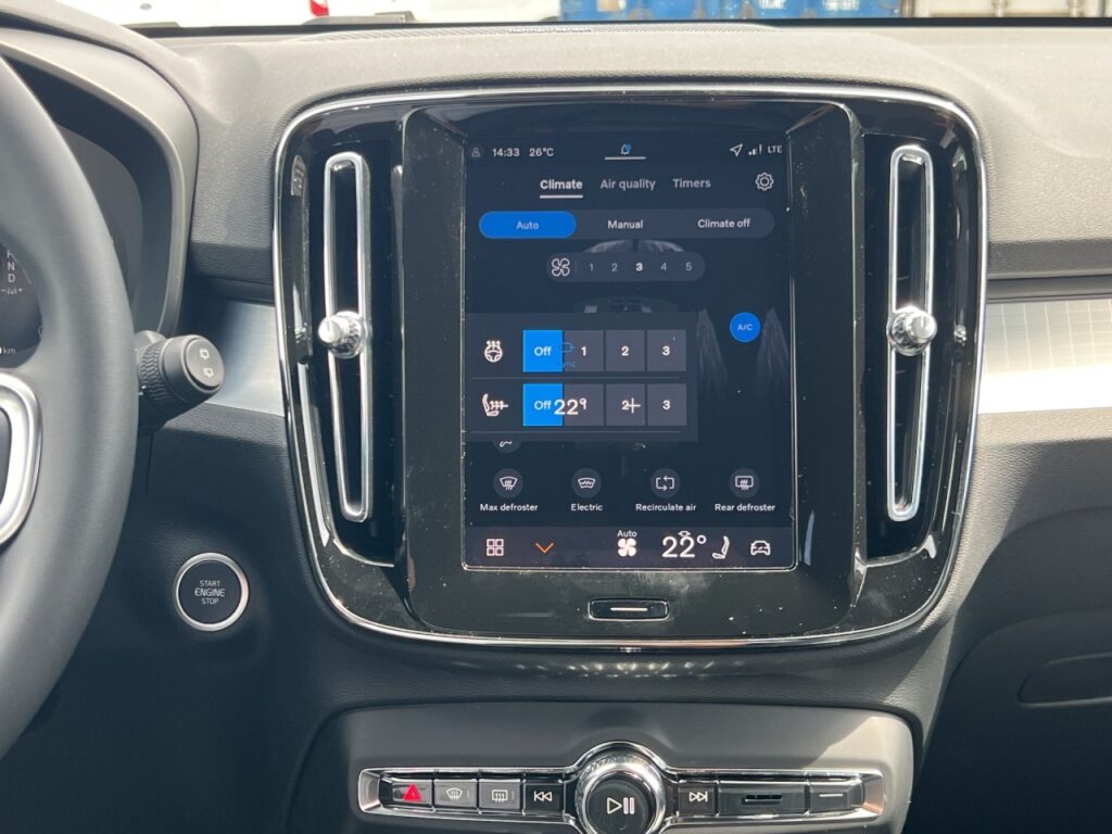 Volvo XC40 B3 Plus Dark Ganzjahresreifen / 360 Grad – Bild 19