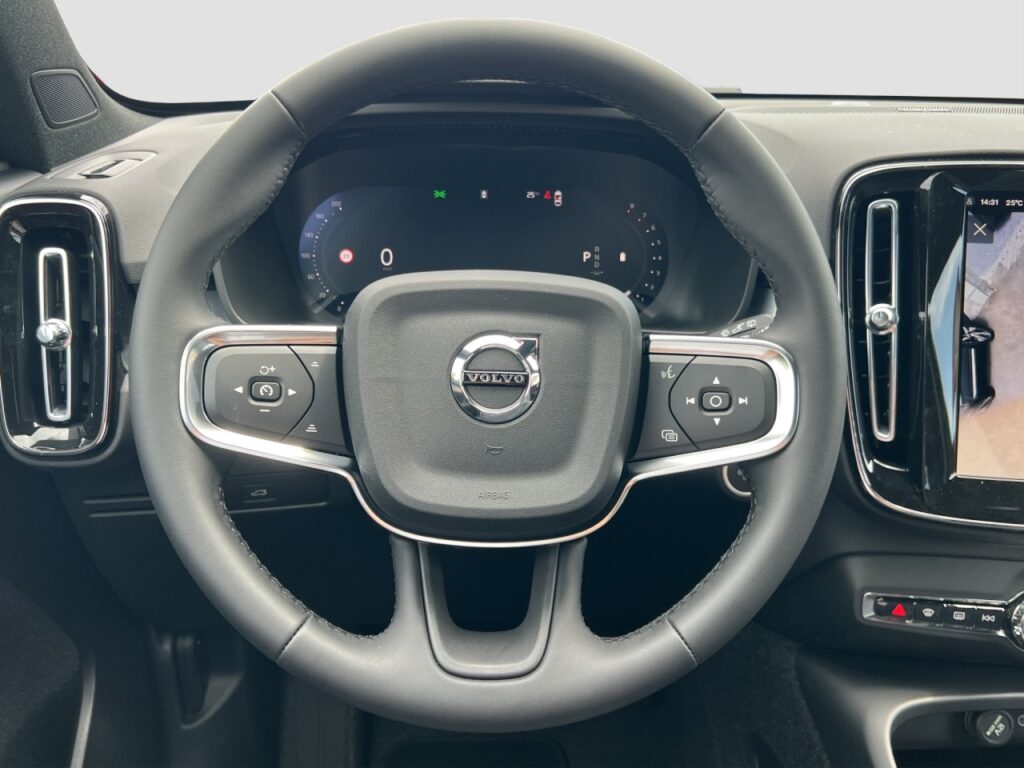 Volvo XC40 B3 Plus Dark Ganzjahresreifen / 360 Grad – Bild 7