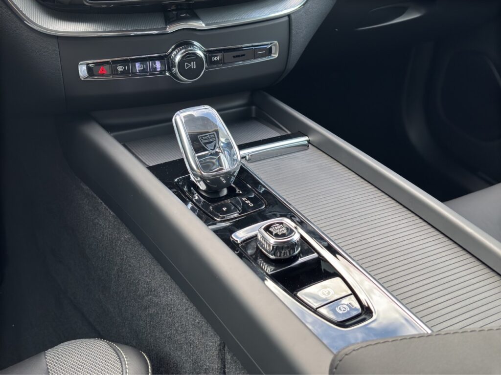 Volvo XC60 T6 AWD Plus Black Edition. Plug-In / 360 – Bild 11