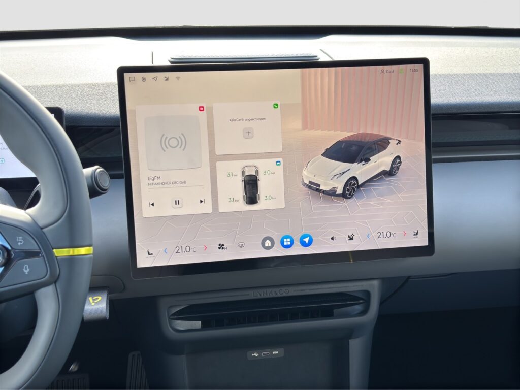 Lynk & Co 02 More / Pano / Harman-Kardon / Selfie-Kamera – Bild 9