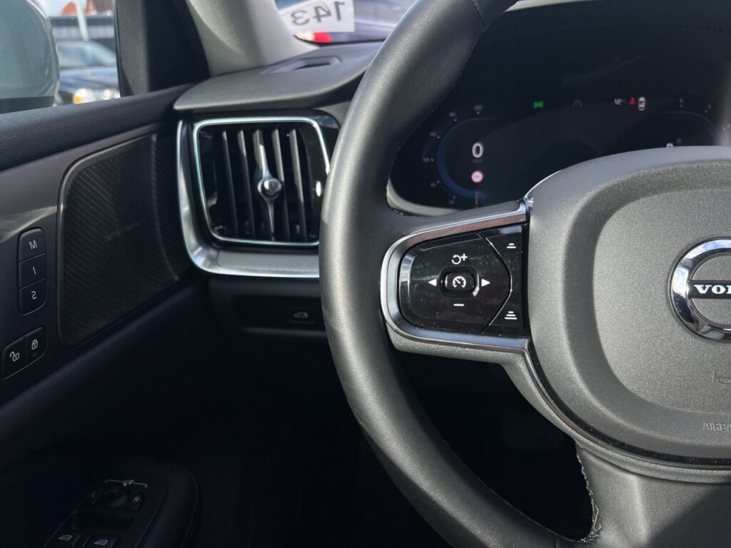 Volvo V60 B4 CC AWD Plus/Navi/LED/FSH/Keyless/LHZ/Kam – Bild 22