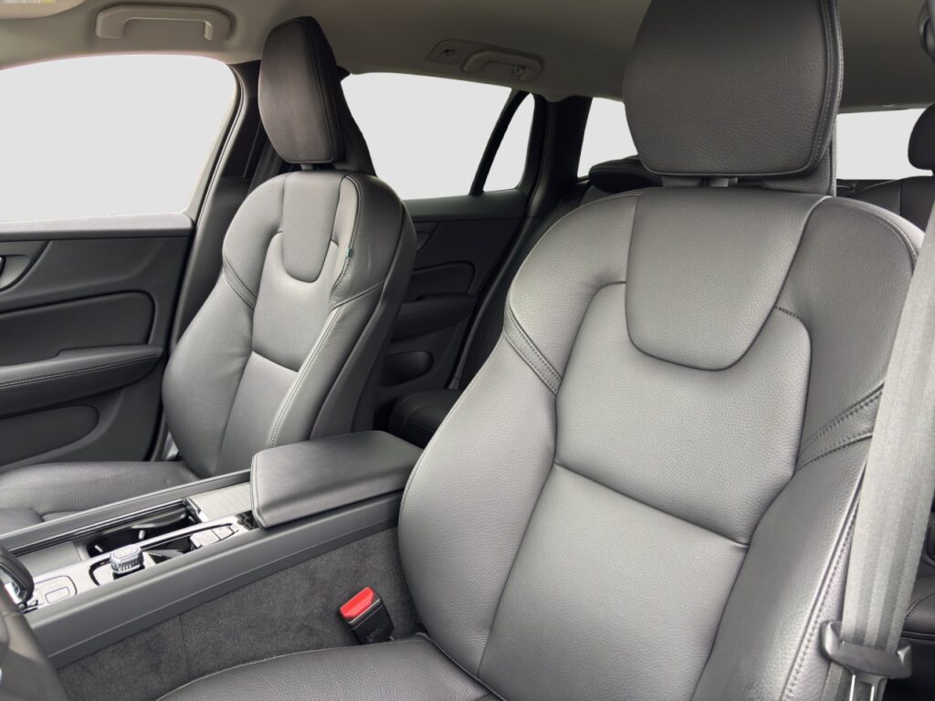 Volvo V60 B4 Cross Country AWD Plus/Keyless/KAM/LHZ – Bild 13