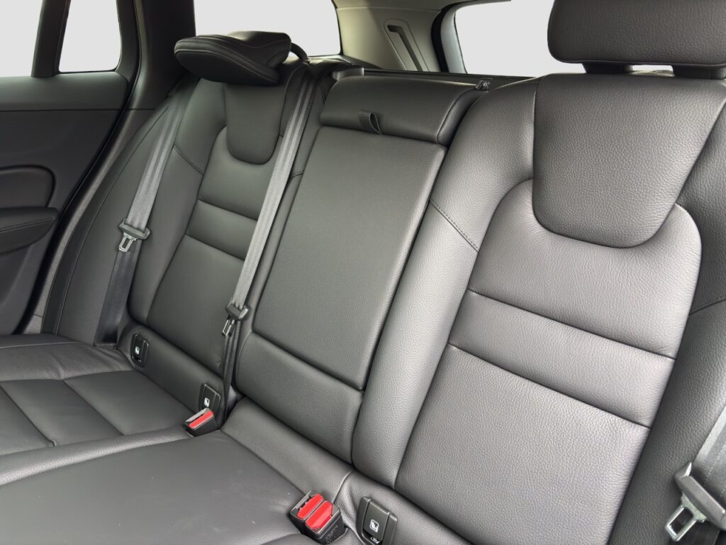 Volvo V60 B4 Cross Country AWD Plus/Keyless/KAM/LHZ – Bild 14