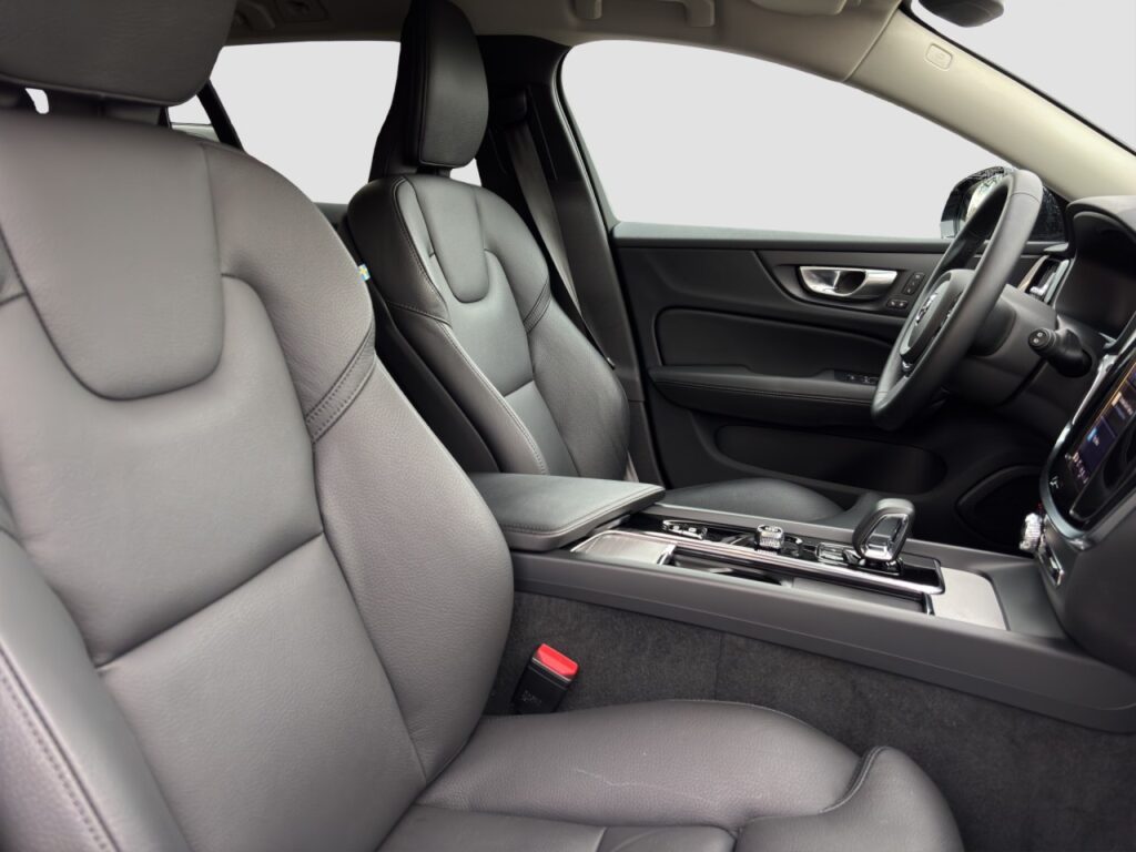 Volvo V60 B4 Cross Country AWD Plus/Keyless/KAM/LHZ – Bild 15