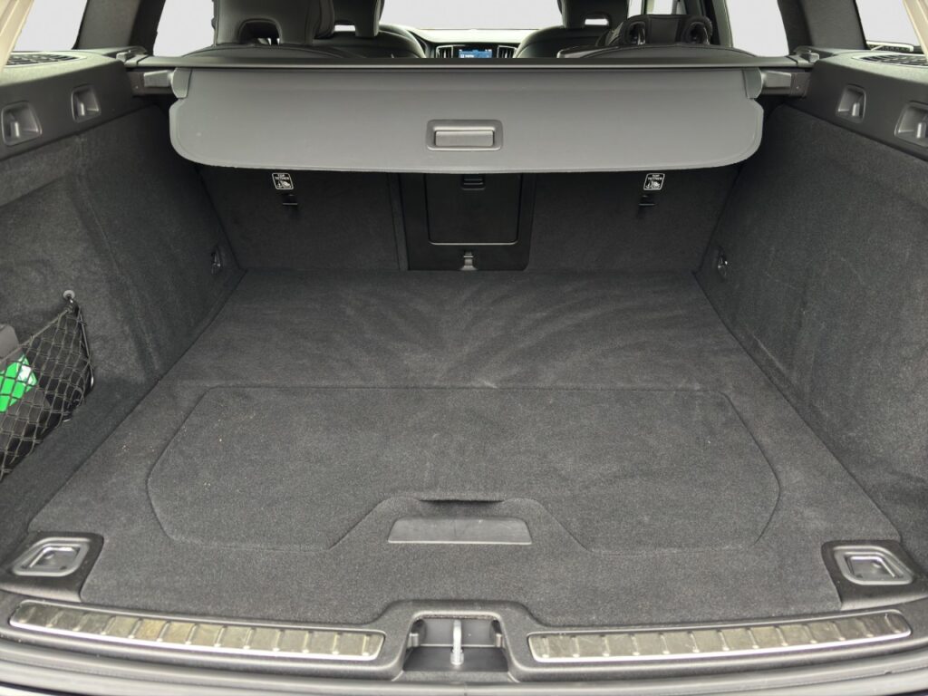 Volvo V60 B4 Cross Country AWD Plus/Keyless/KAM/LHZ – Bild 16