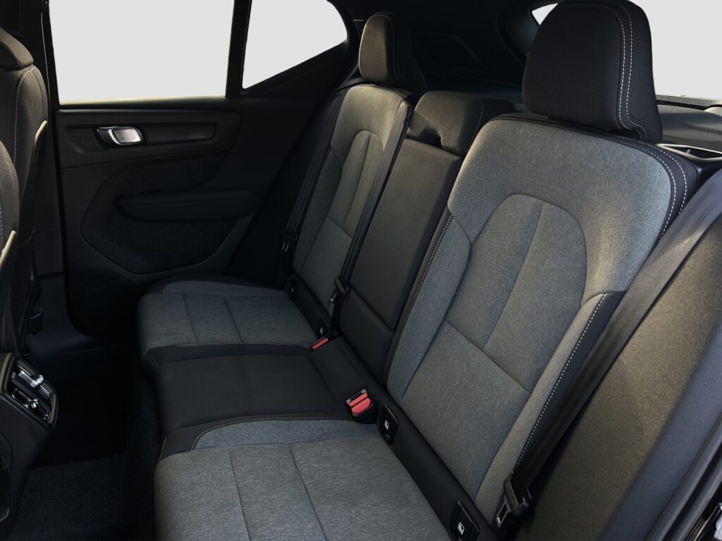 Volvo XC40 B4 Plus Black Edition/Navi/Pano/360K/20Zoll – Bild 14