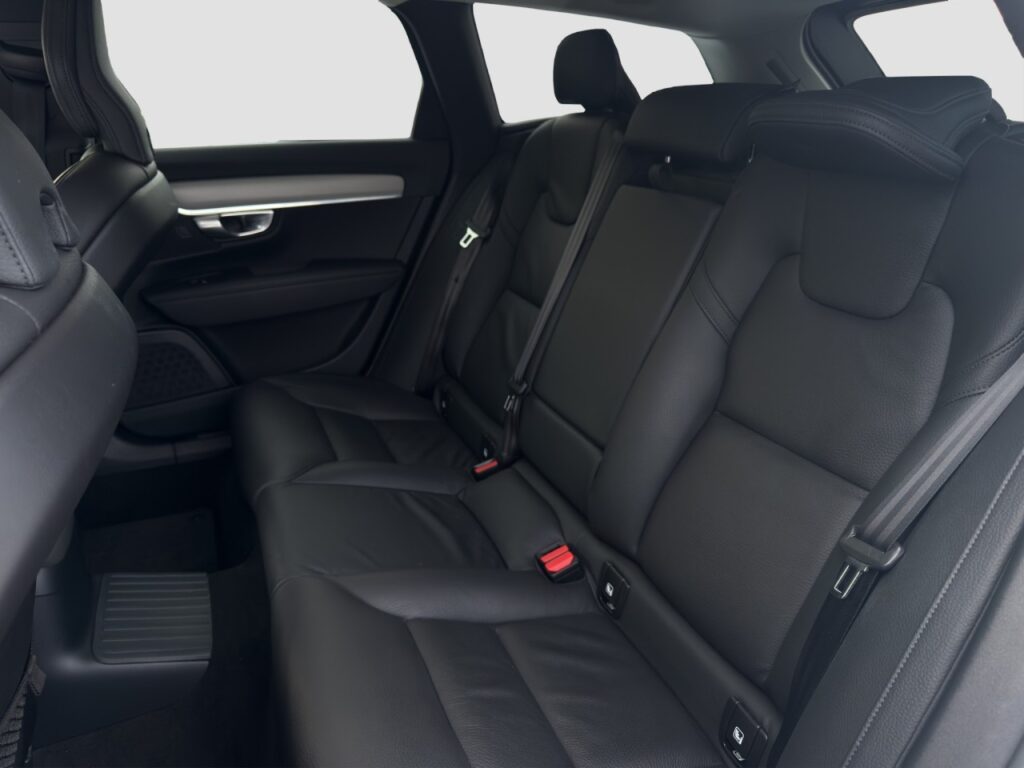 Volvo V90 T6 Plus Dark Plug-In Hybrid AWD/AHK/StHz/360 – Bild 14