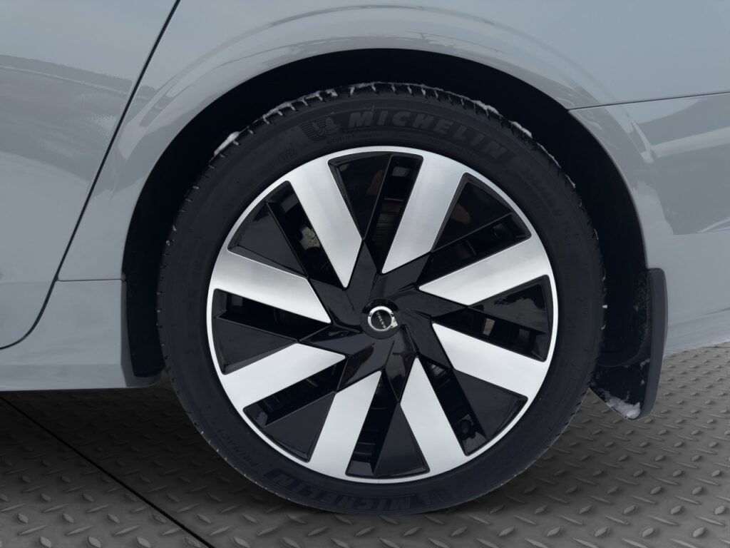 Volvo V90 T6 Plus Dark Plug-In Hybrid AWD/AHK/StHz/360 – Bild 16