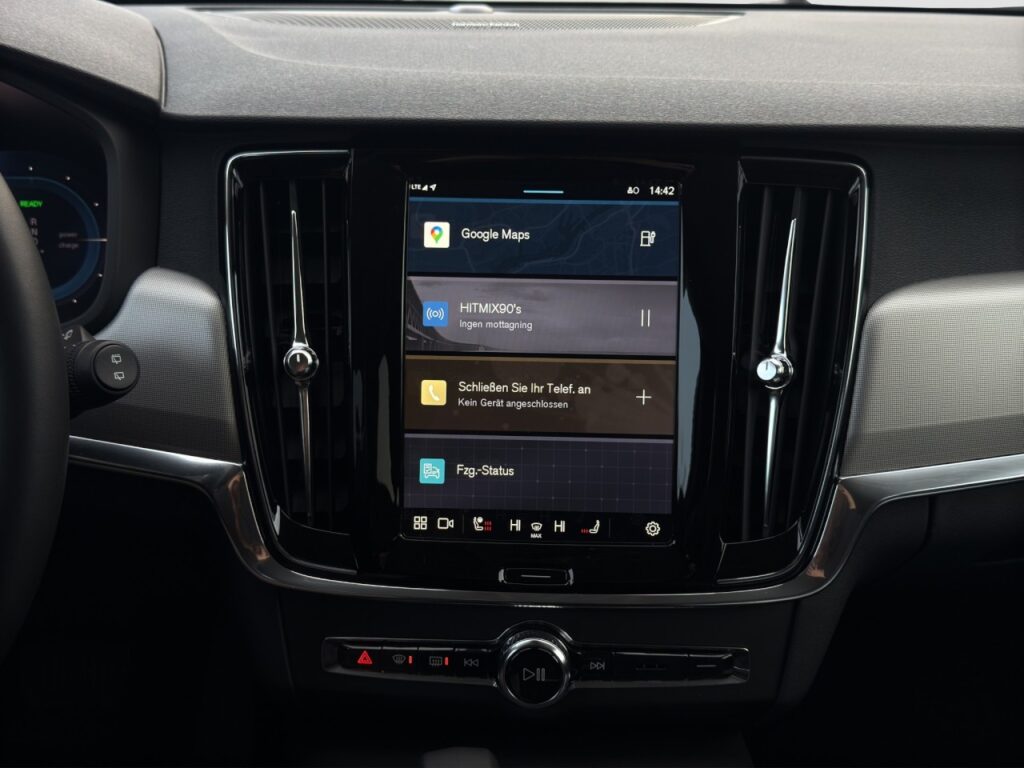 Volvo V90 T6 Plus Dark Plug-In Hybrid AWD/AHK/StHz/360 – Bild 9