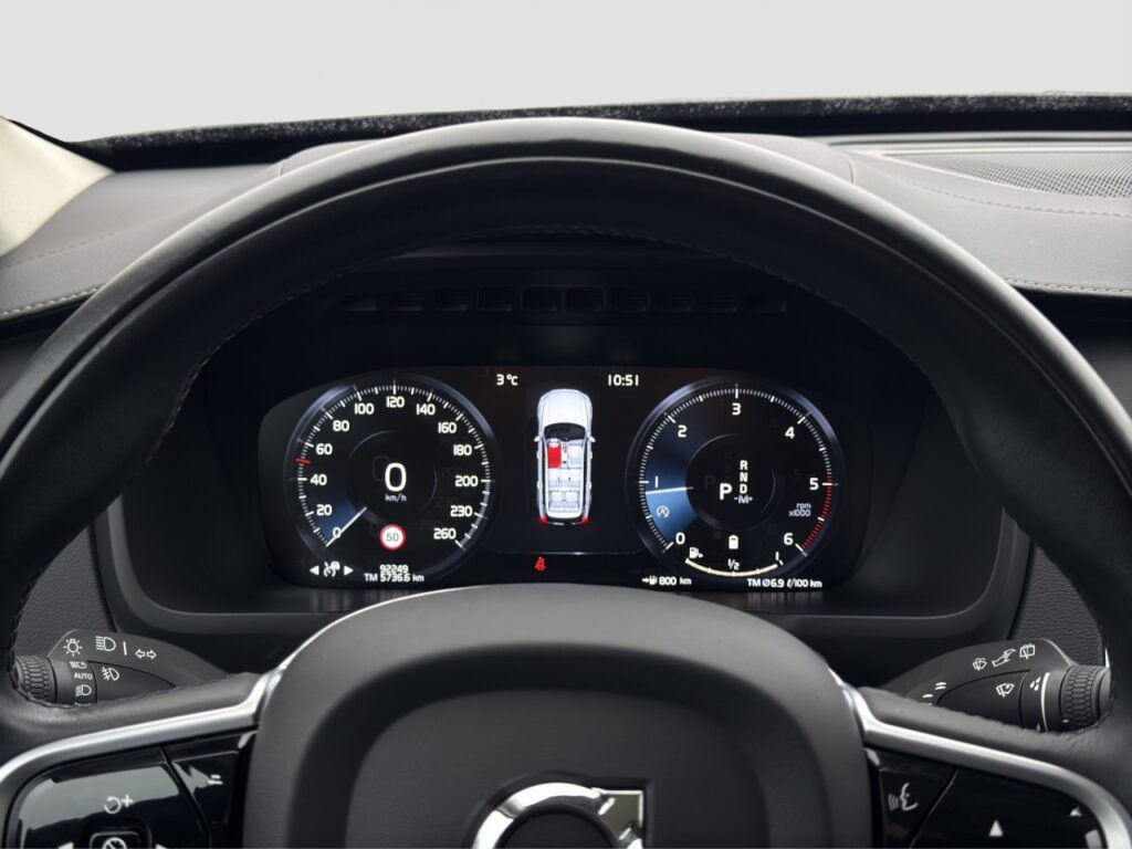 Volvo XC90 B5 Inscription AWD/7-Sitzer/Pano/StHz/360K – Bild 8