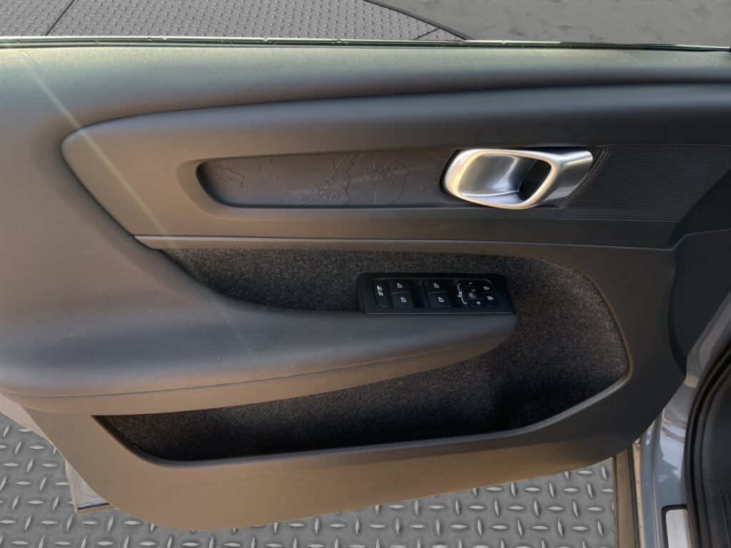 Volvo C40 Plus Twin Pure Electric AWD/Navi/AHK/20Zoll – Bild 12