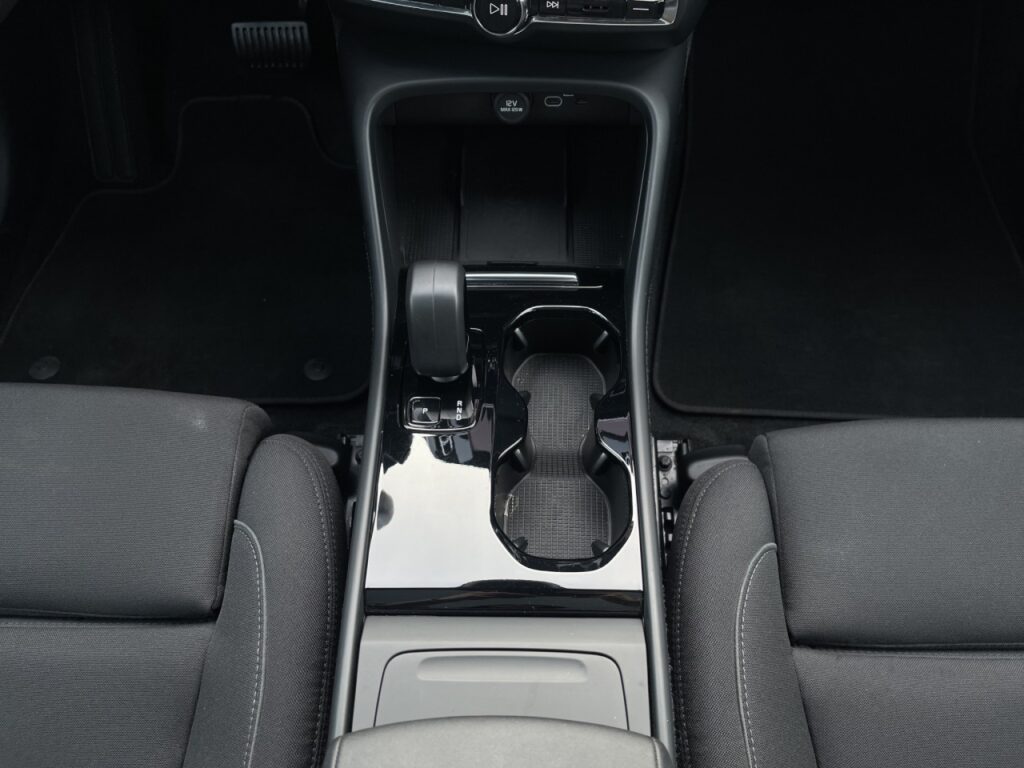 Volvo C40 Plus Twin Pure Electric AWD/Navi/AHK/20Zoll – Bild 21