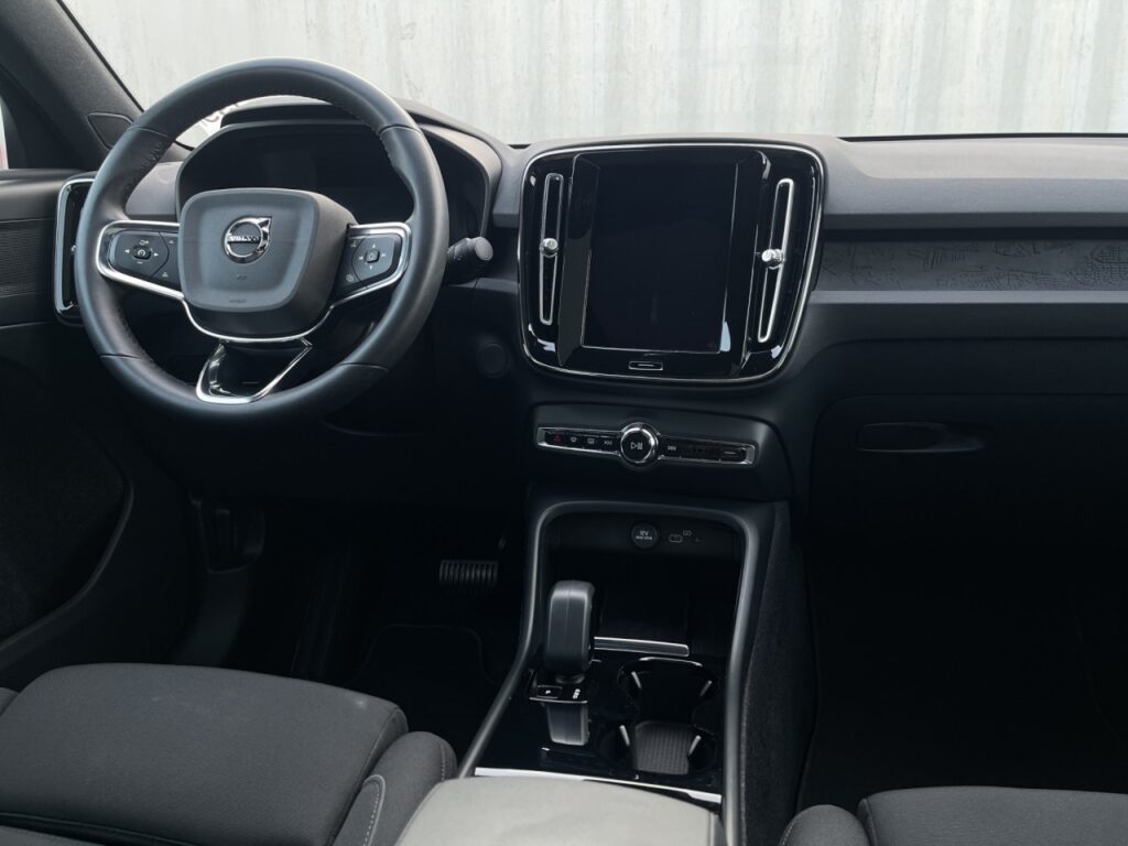 Volvo C40 Plus Twin Pure Electric AWD/Navi/AHK/20Zoll – Bild 22