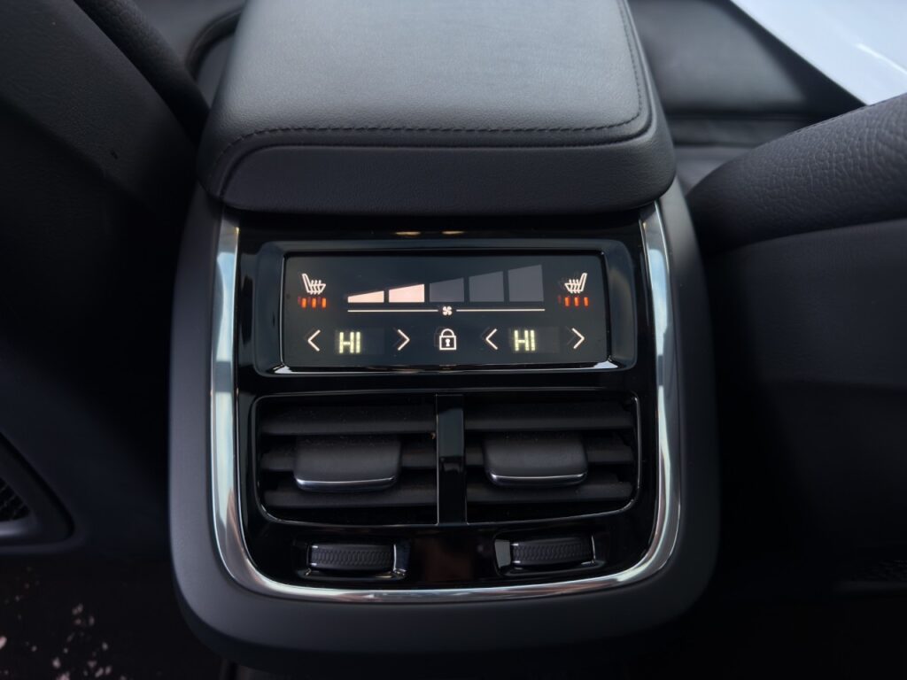 Volvo V60 B4 Ultimate Dark/Navi/LED/Pano/Kam/HuD/B&W – Bild 19