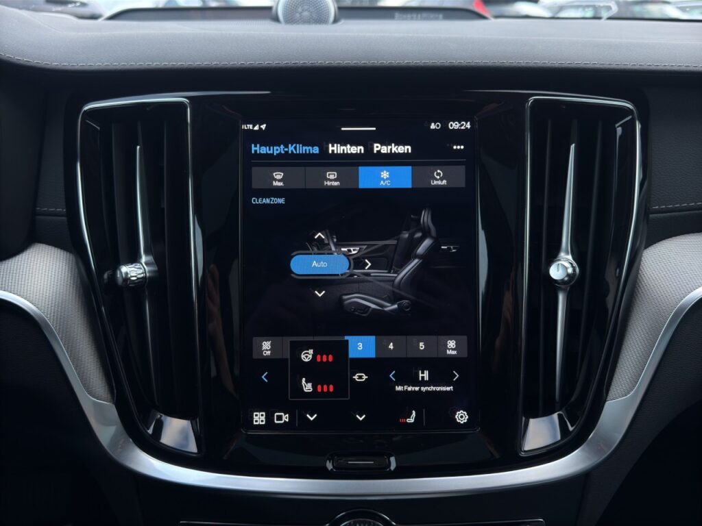 Volvo V60 B4 Ultimate Dark/Navi/LED/Pano/Kam/HuD/B&W – Bild 21